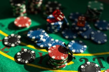 jpsonic live dealer tables and sportsbook interface on mobile